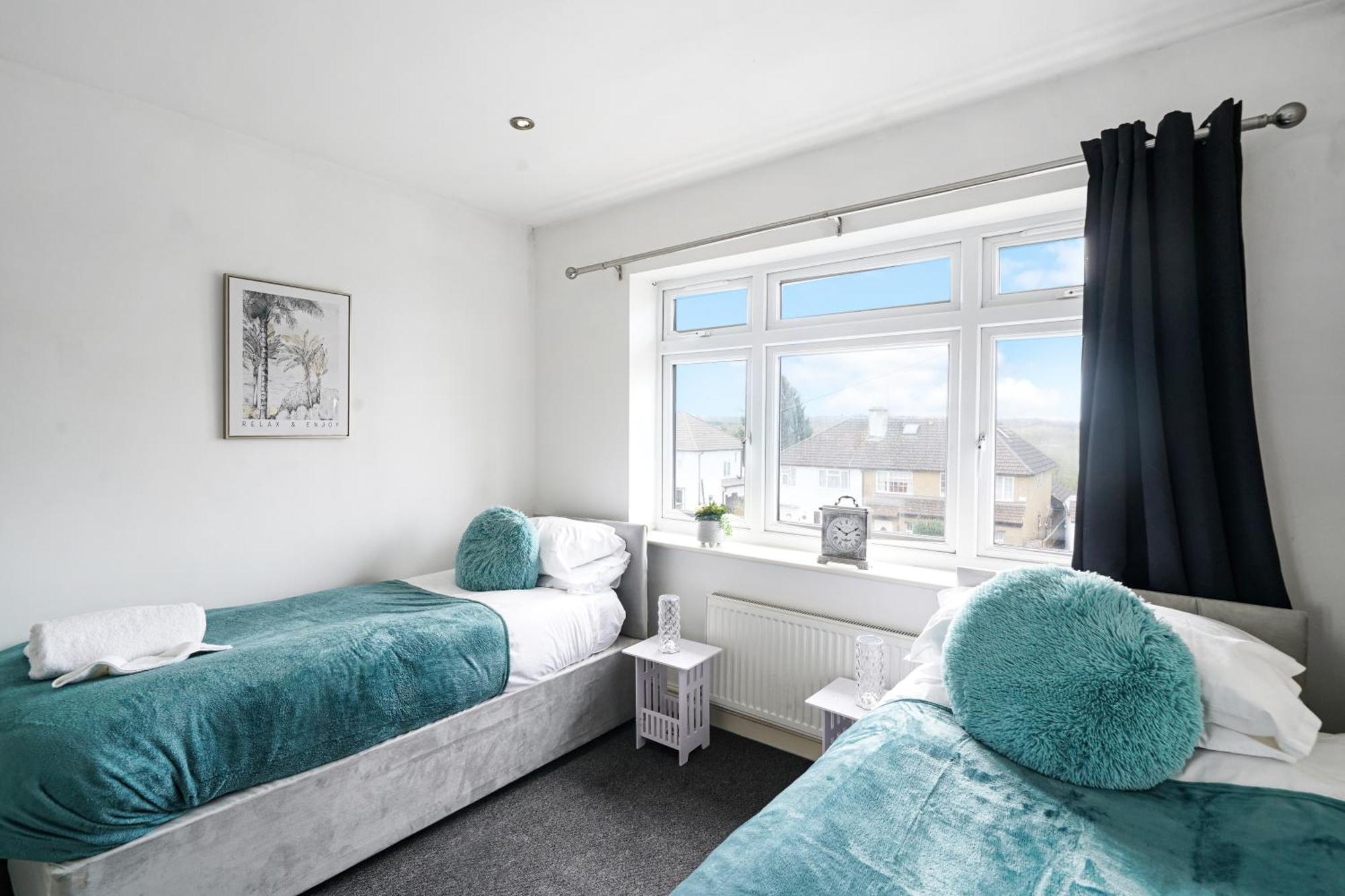 Spa Shower I 4Bed 3Bath I Sleeps X9 I Parking X2 Elstree Exterior foto