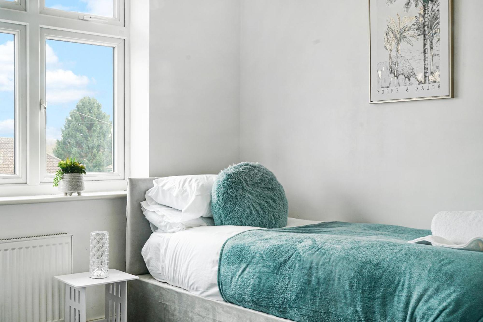 Spa Shower I 4Bed 3Bath I Sleeps X9 I Parking X2 Elstree Exterior foto